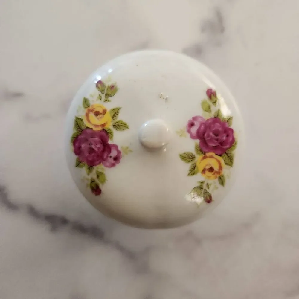 Vintage apple ceramic floral trinket box cream porcelain round with lid jewelry